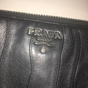 AUTH Prada Napa waves wallet black leather